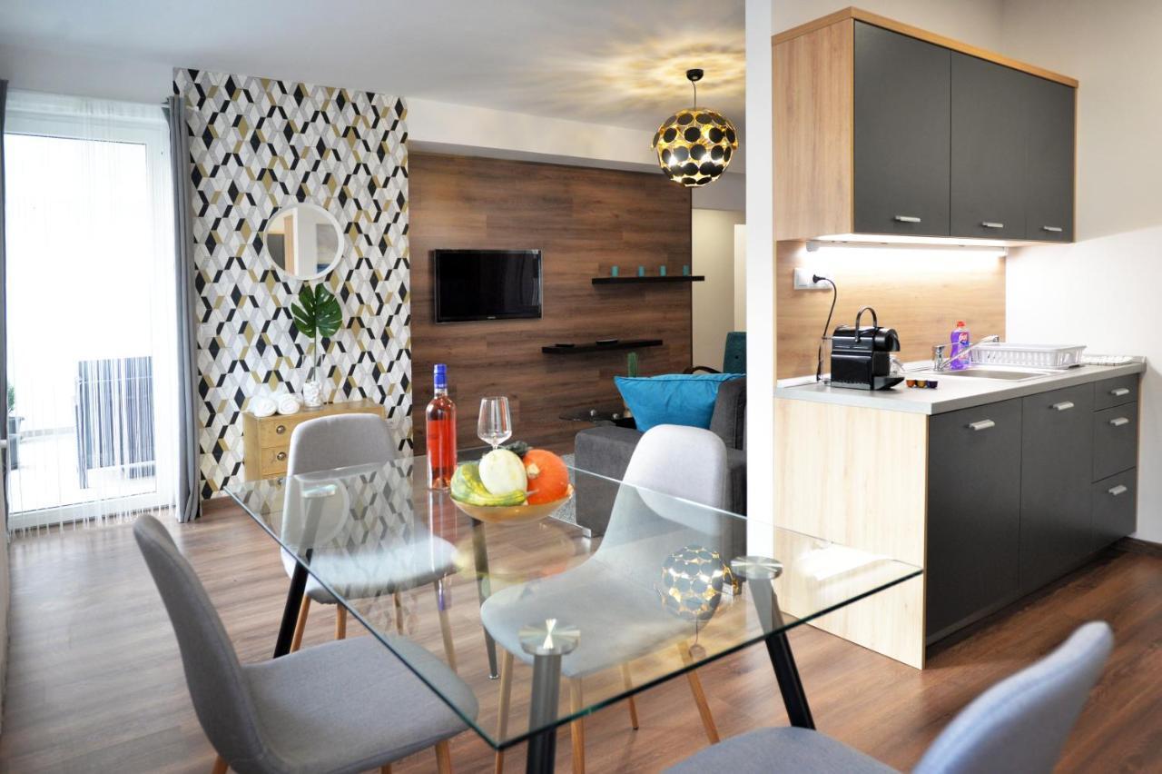One Luxury Suites Eger Exterior photo