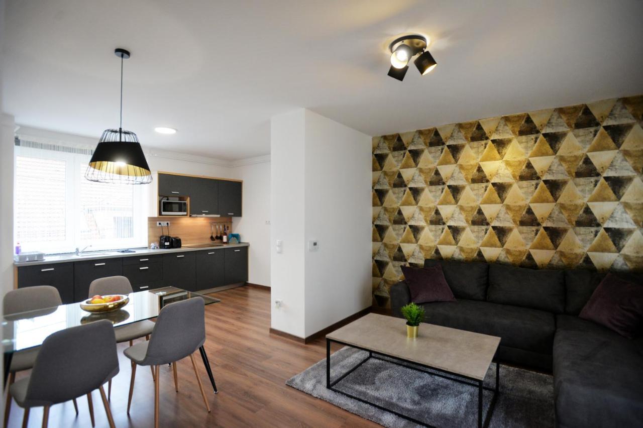 One Luxury Suites Eger Exterior photo