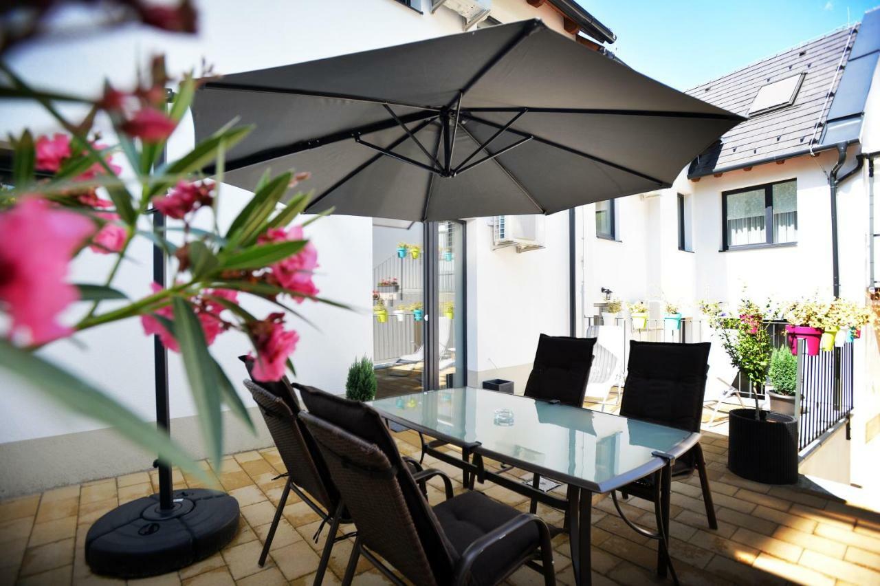 One Luxury Suites Eger Exterior photo